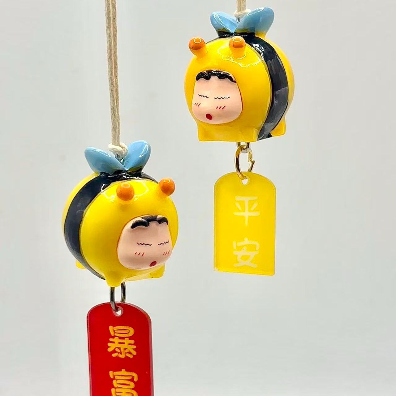 짱구는 못말려 꿀벌 코스프레 피규어 자동차 장식 펜던트 - Car Accessories For Inside 리뷰 및 가격